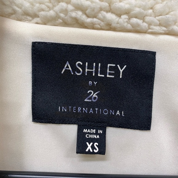 Ashley by 26 International Sz XS Sherpa Teddy Collared Jacket Button Front Coat - Picture 3 of 6